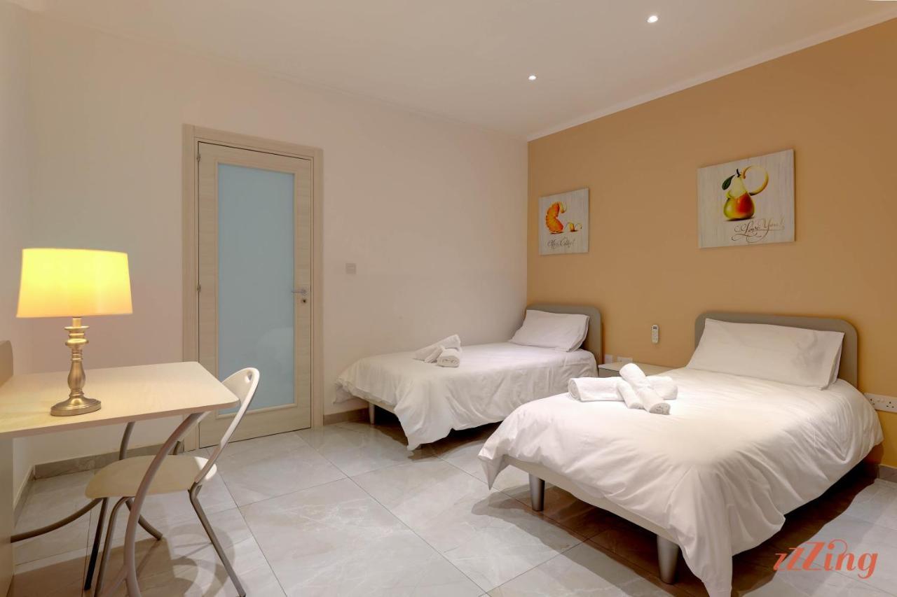 Pretty Beachfront Penthouse In Mellieħa Exterior foto